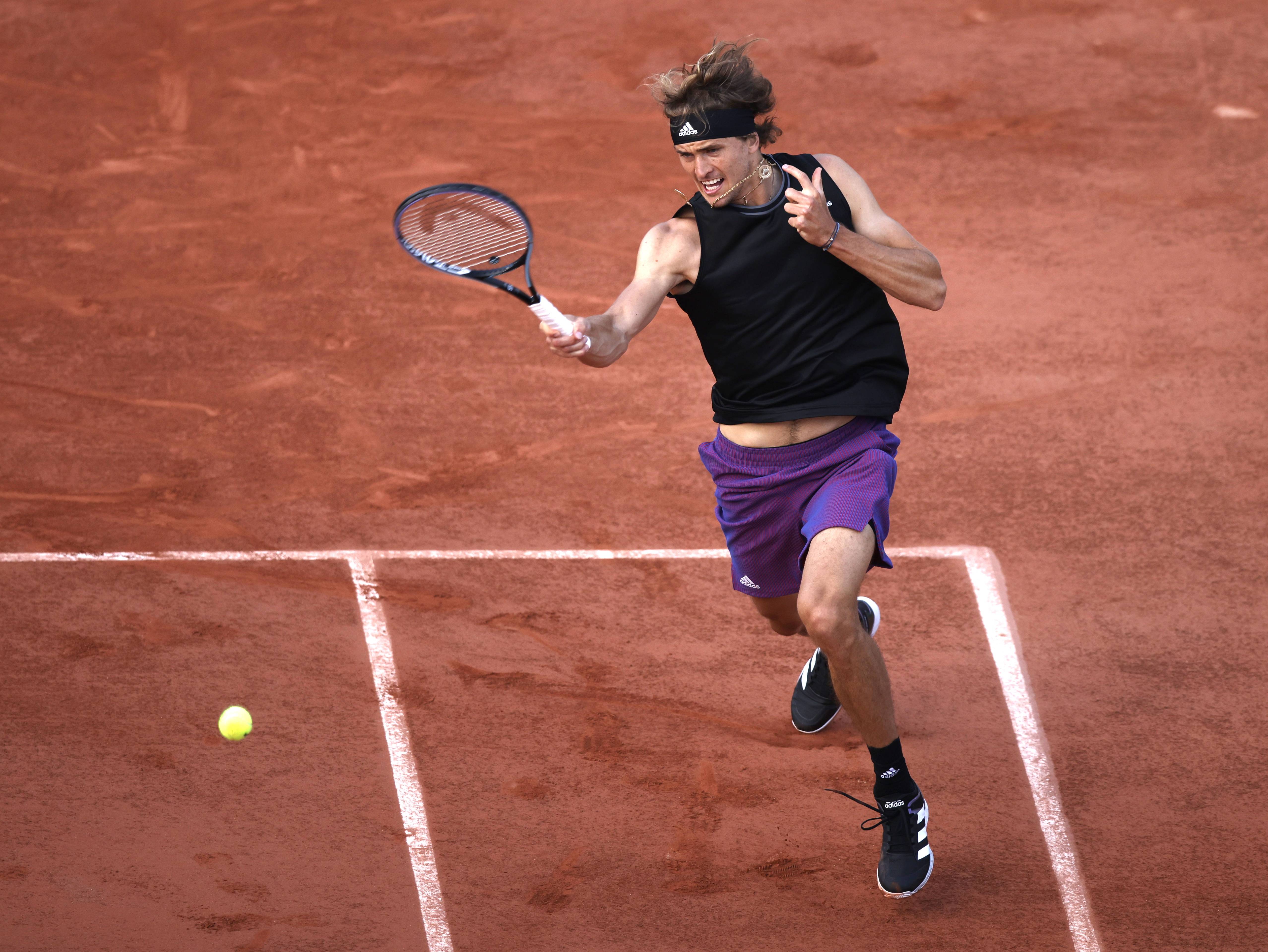 PG平台-西班牙网球队力克英国网球队,兹维列夫高光表现