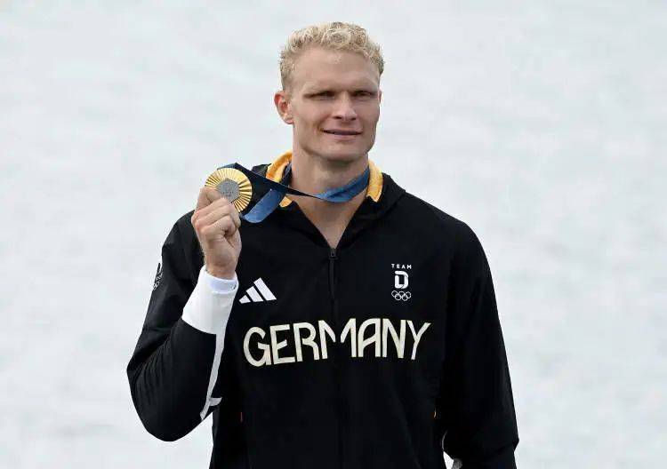 PG游戏官网登录入口-德国选手在赛艇比赛中夺得冠军